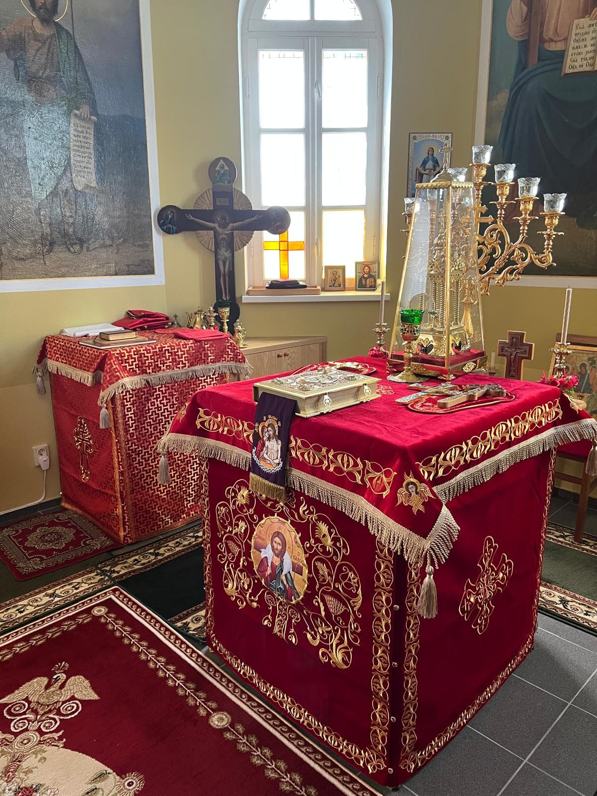 Храм